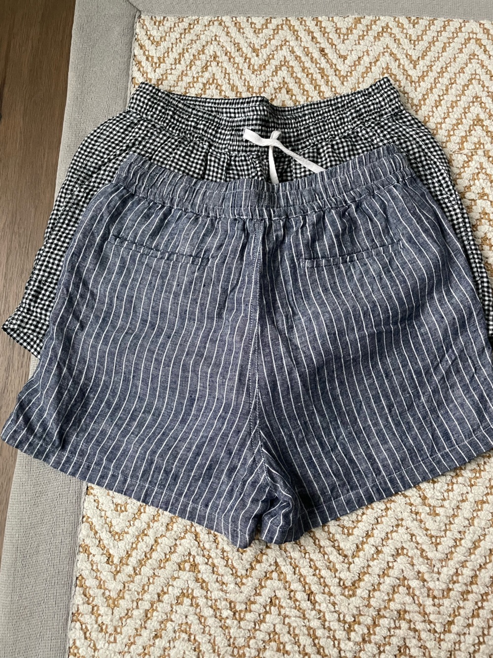 Quince 100% European Linen Shorts Bundle, chambray and mini gingham, xs - Picture 2 of 5